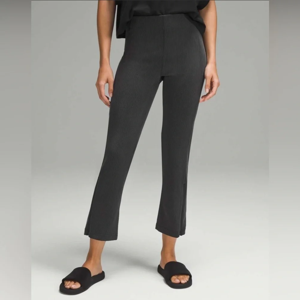 Lululemon Ribbed Softstreme Zip-Leg High-Rise Cropped Pants 25